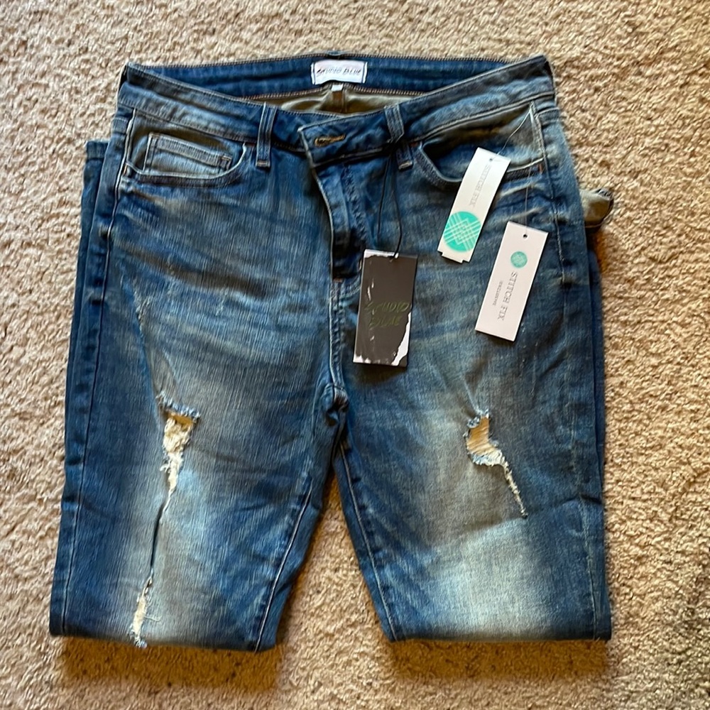 Studio blue distressed skinny jeans size 12